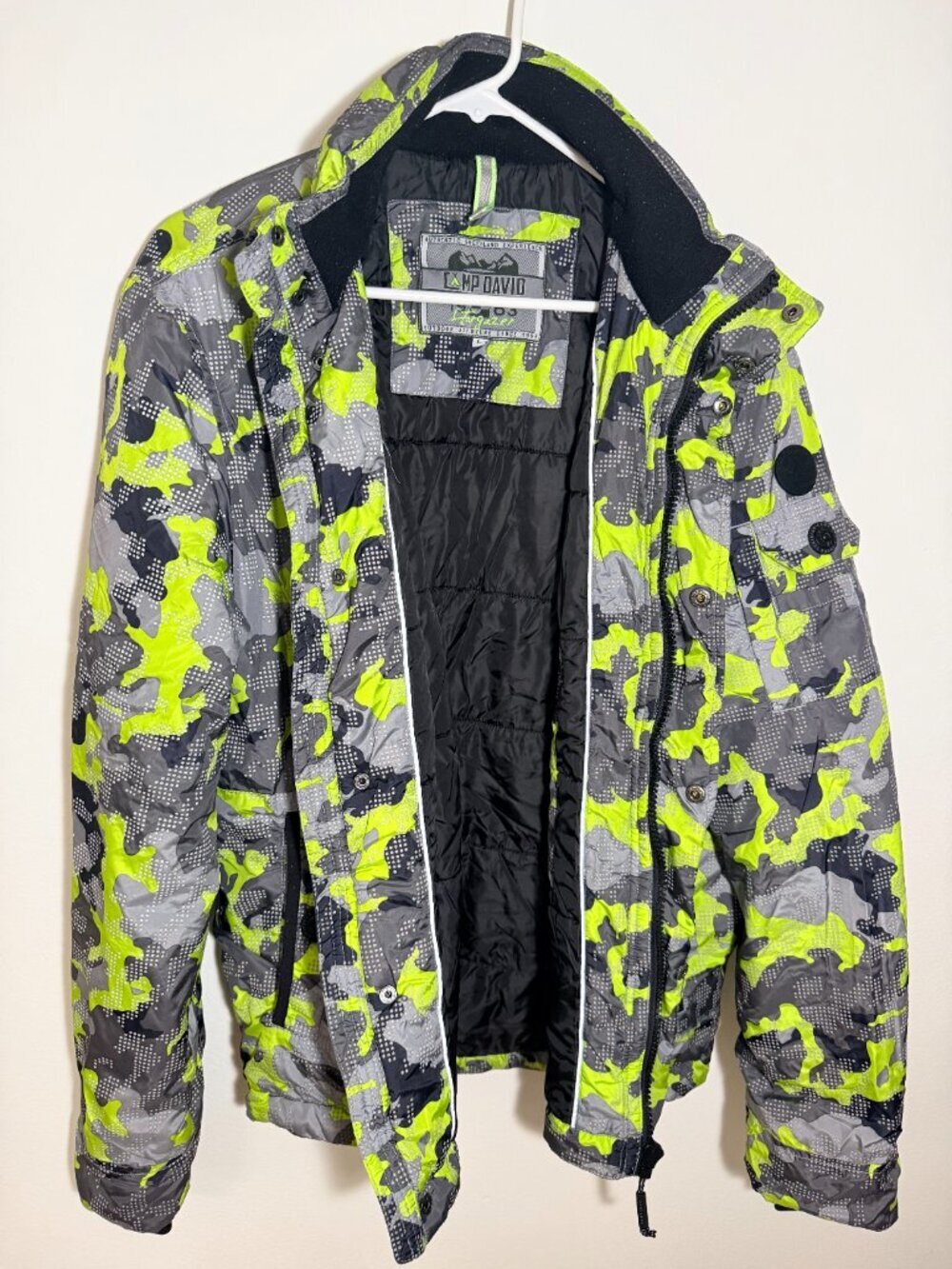 Camp David Men’s Neon Camo Winter Jacket Size L Hooded Outdoor Coat